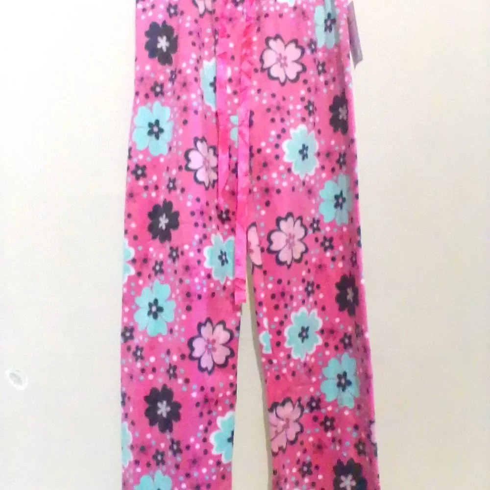 Women's PJs - Picture 5 of 6